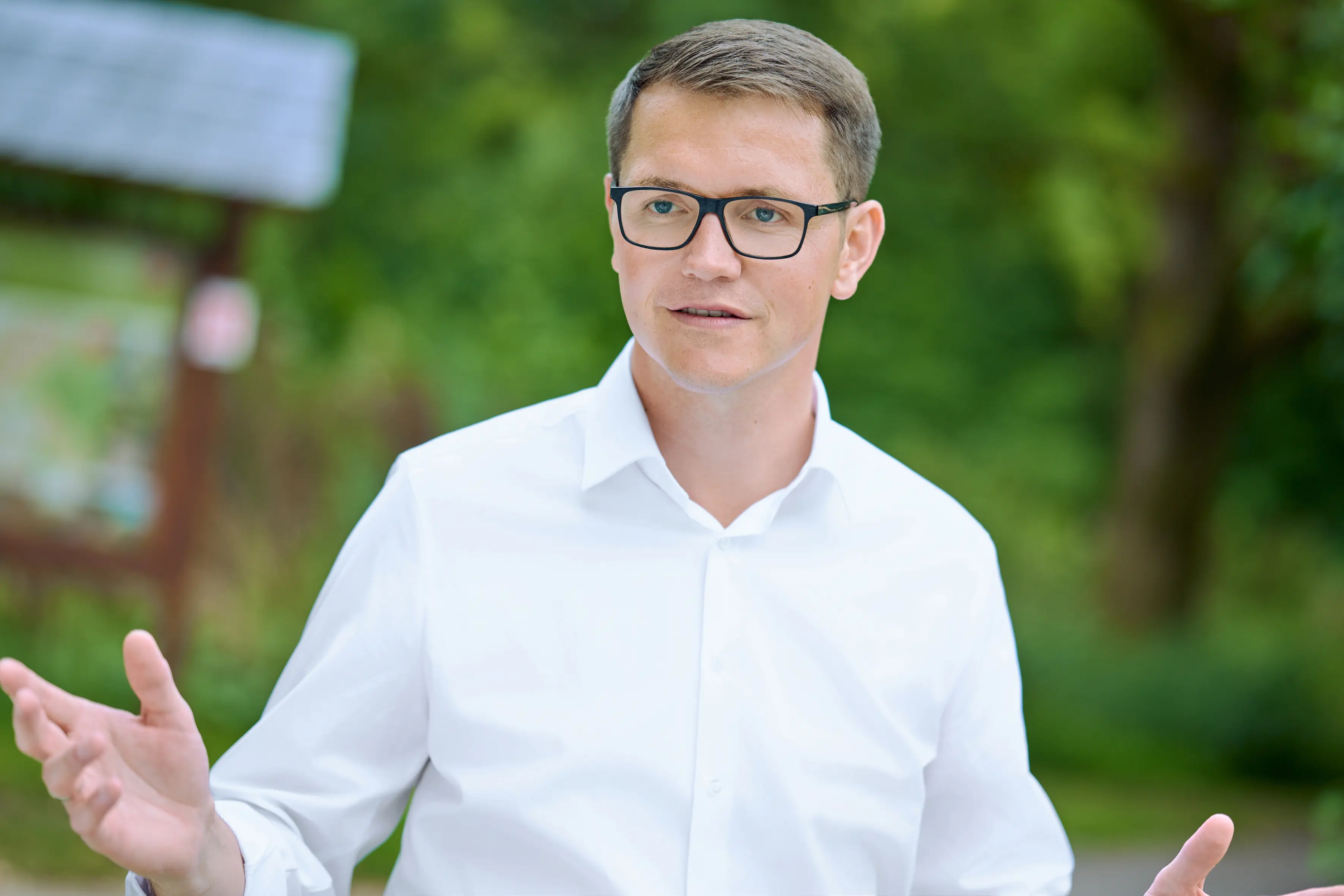 Hendrik Lehners im Gespräch mit Bürgerinnen und Bürgern im Ammerland